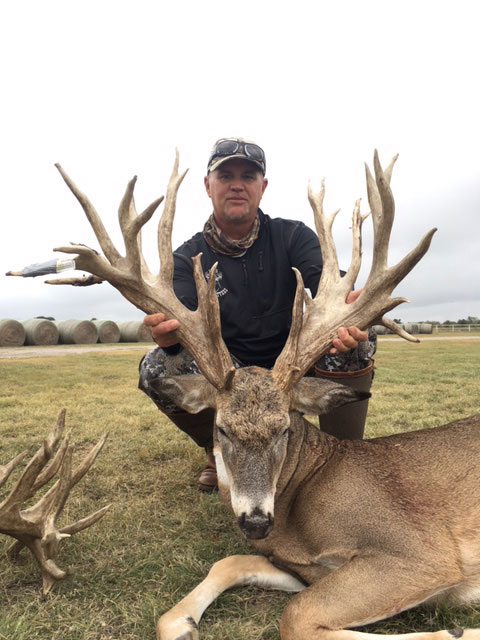 2016 Whitetails :: 5 Star Outfitters Texas Whitetail Hunts